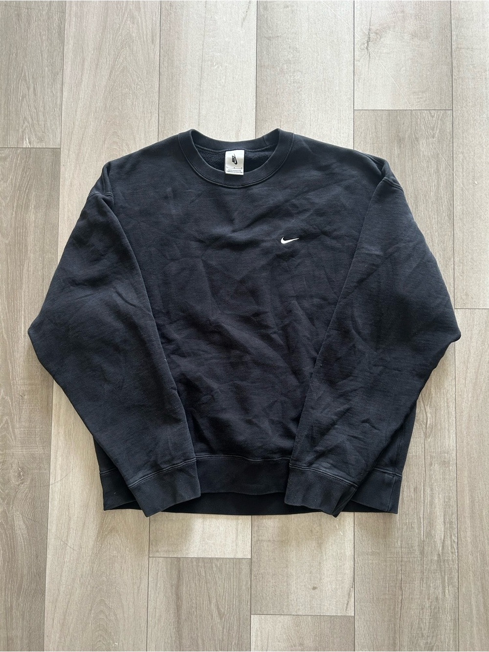 Nike Men’s Heavyweight Black Crewneck Sweatshirt with White Swoosh Size Large